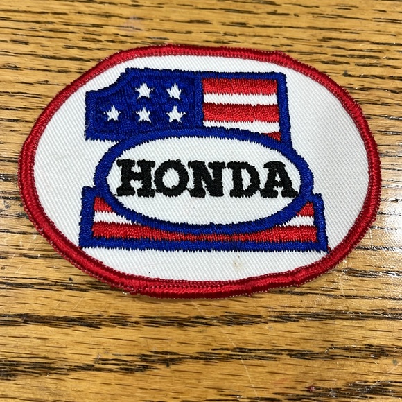 Vintage Assorted Embroidered Patches - Picture 4 of 7